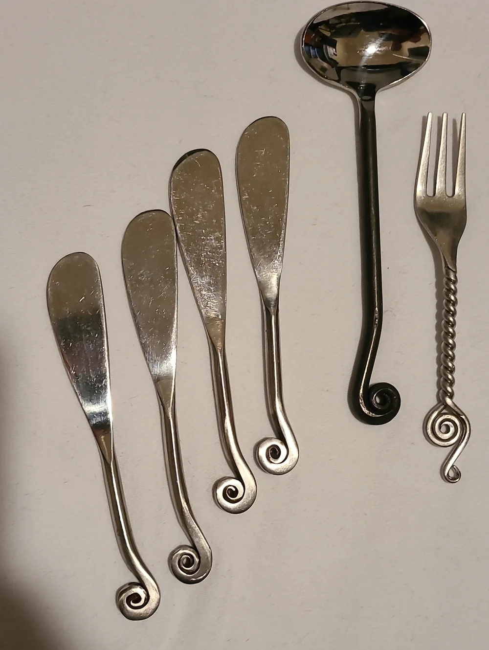 Swirl Butter Cheese Knives Swirl Handle Knife - Picture 3 of 8